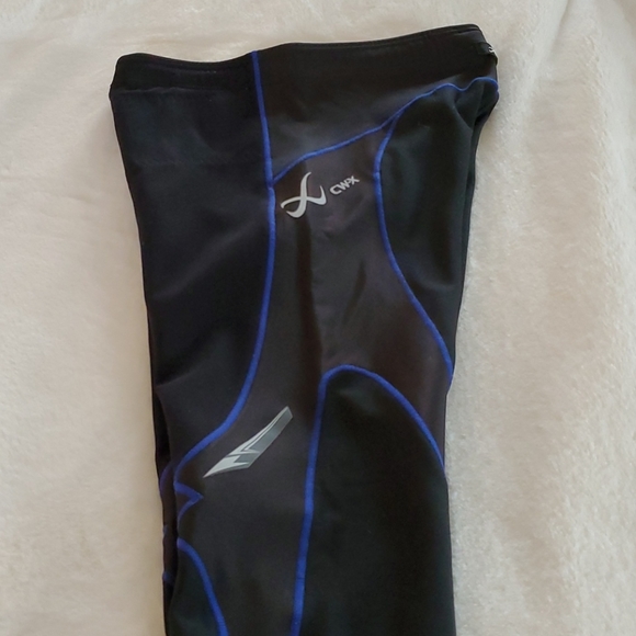 EXCELLENT CONDITION CW-X high performance compress - Picture 5 of 14